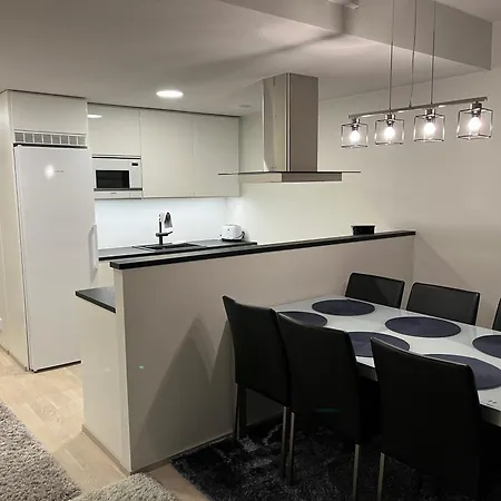 Apartment Modern 2br W 2 Balconies, Metro, Helsinki 15min *