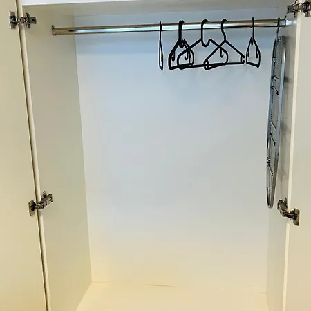 Modern 2br W 2 Balconies, Metro, Helsinki 15min * Espoo