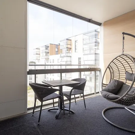 Modern 2br W 2 Balconies, Metro, Helsinki 15min Daire