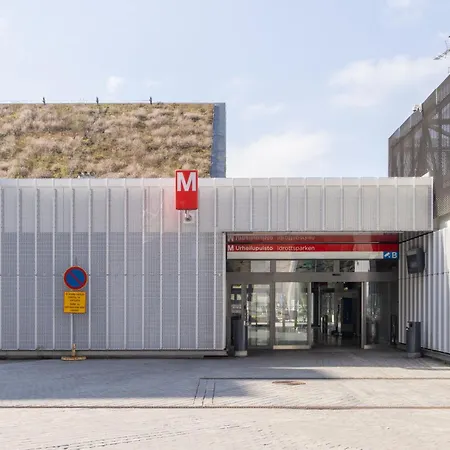 Daire Modern 2br W 2 Balconies, Metro, Helsinki 15min